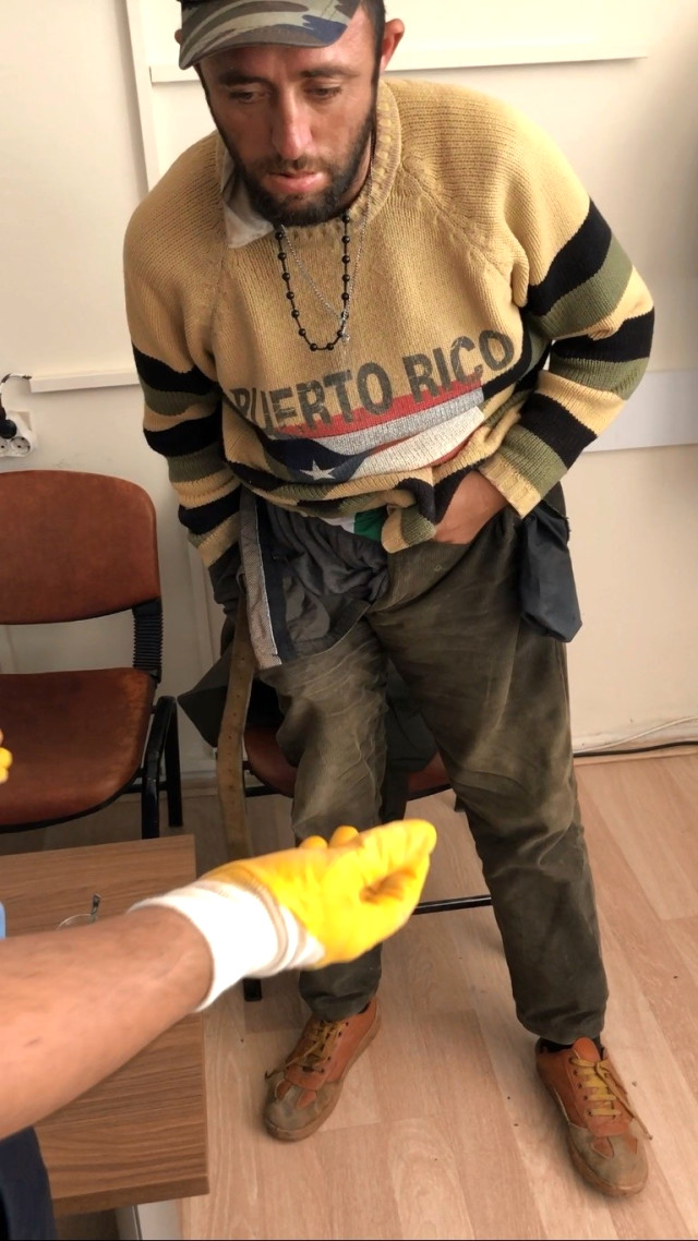 Dilənçinin üzərindən 300 minə yaxın qəpik pul çıxdı -  FOTO-VİDEO