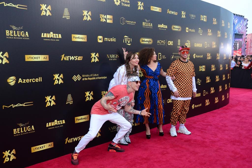 Ulduzlar Jara-2018in qırmızı xalısında parladılar - FOTOLAR