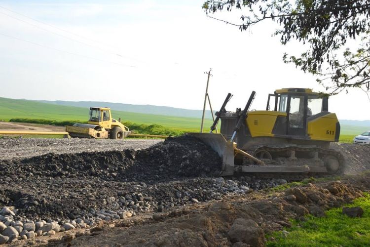 Şəkidə 51 km-lik avtomobil yolunun tikintisi yekunlaşır -  FOTOLAR