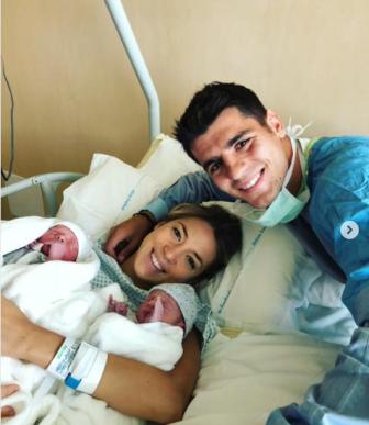 Məşhur futbolçu ata oldu   - FOTO