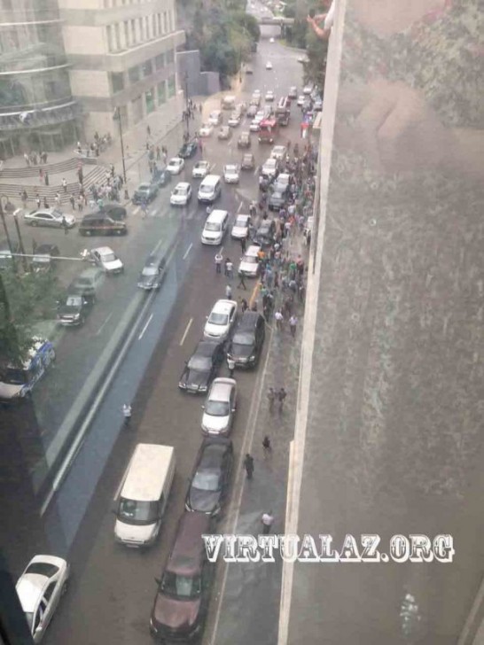 Bakıda Caspian Plaza yanır -  (FOTO+VİDEO)