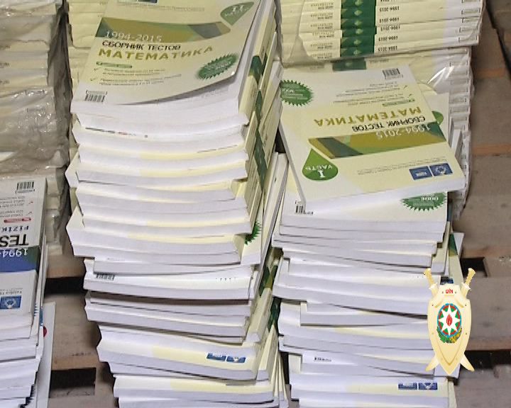 Bakıda pirat dərslik və test topluları hazırlayan dəstə tutuldu -  FOTOLAR