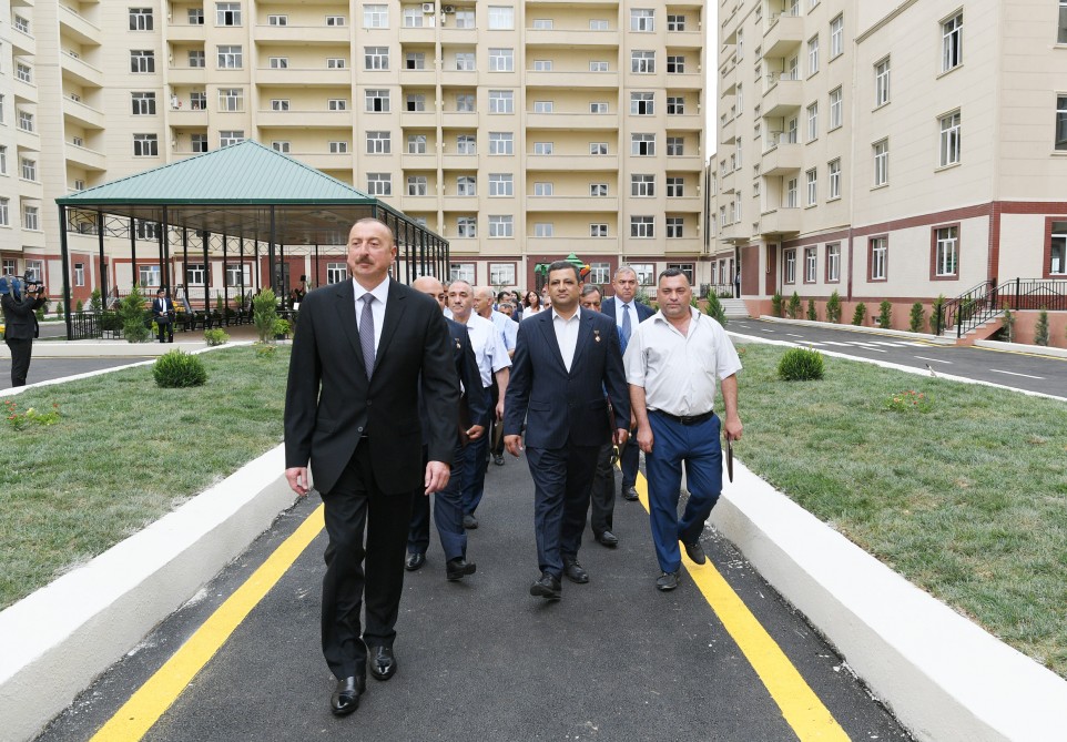 Prezident və xanımı Lökbatanda əlil və şəhid ailələri ilə görüşdü    - FOTO (YENİLƏNİB-2) 
