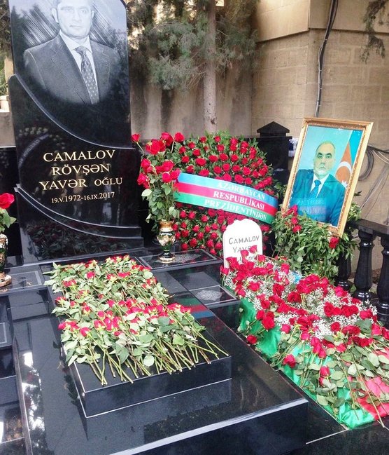 Mərhum nazir Yavər Camalovun məzarından    - FOTO