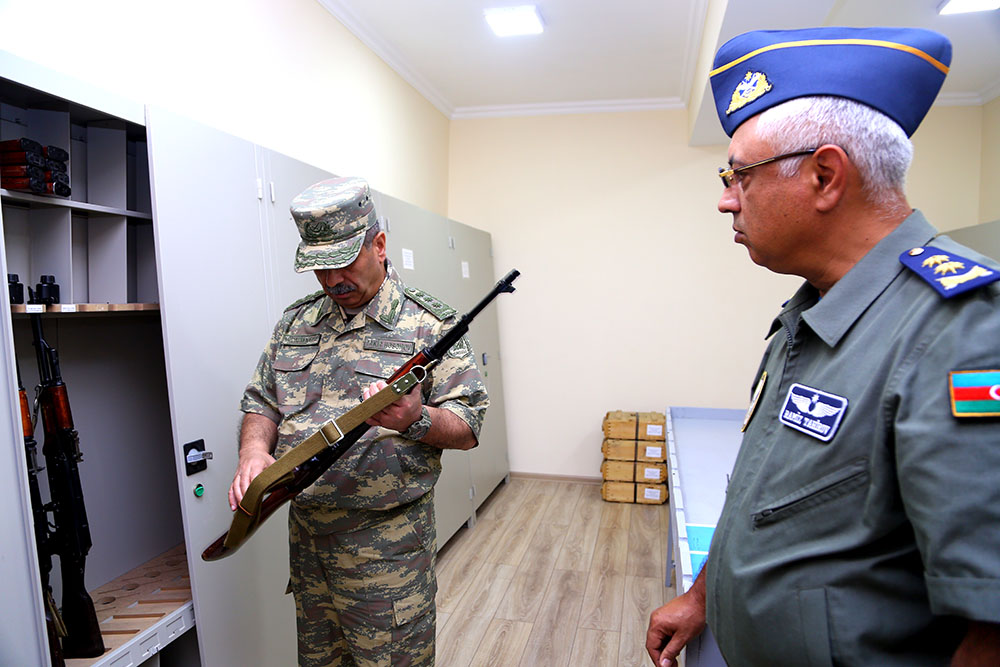 Nazir hərbi hissənin açılışında -  əsgərlərlə nahar etdi