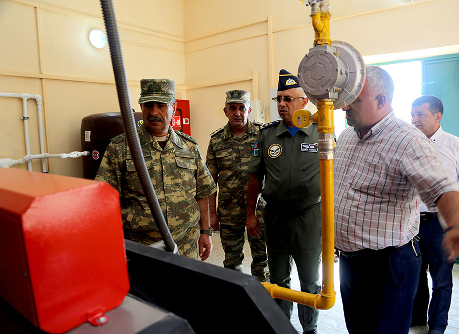 Nazir hərbi hissənin açılışında -  əsgərlərlə nahar etdi