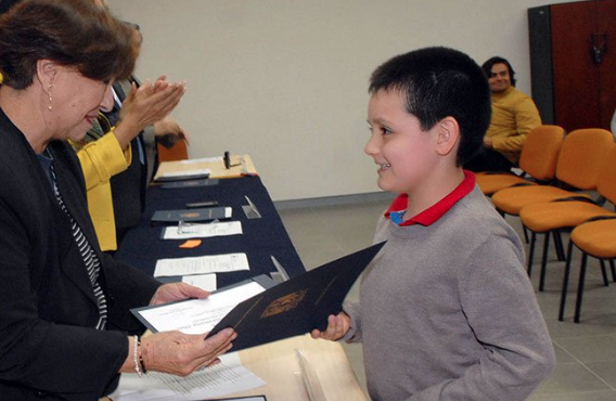 12 yaşlı oğlan universitetə qəbul oldu -  məktəb proqramını darıxdırıcı sayıb - FOTO