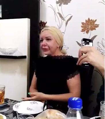 Anarın dəfnində Cəmilə ağladı -  SAMİRALDO TELEFONA ÇƏKDİ - VİDEO