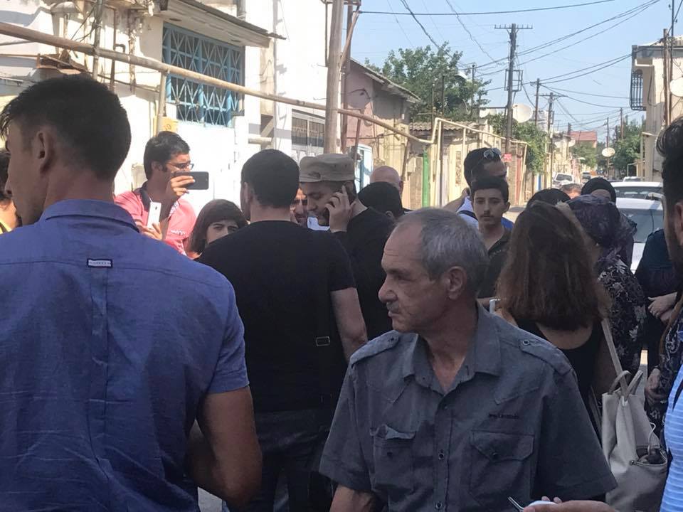 Mehman Hüseynov anasının dəfnində   - FOTOLAR