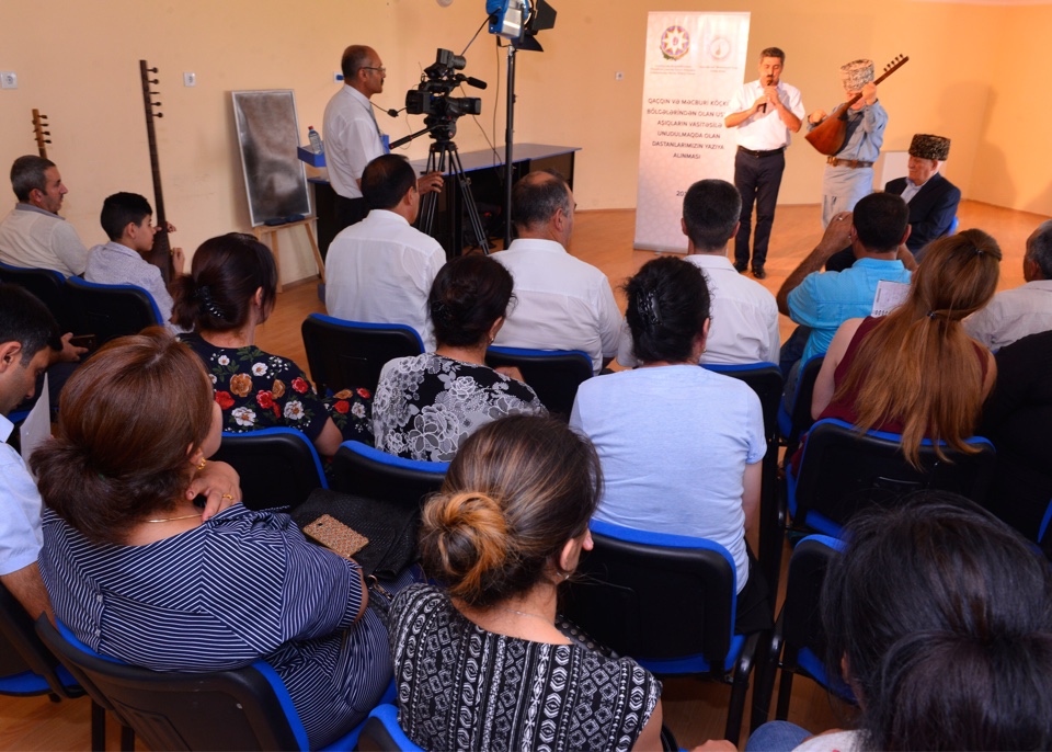 Qaçqın və məcburi köçkün bölgələrindən olan ustad aşıqlara məxsus dastançılıq ənənəsinin qorunması   - FOTO