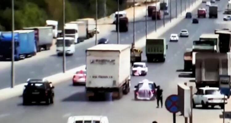 Toy karvanında avtoşluq edən sürücülər saxlanıldı -  FOTOLAR