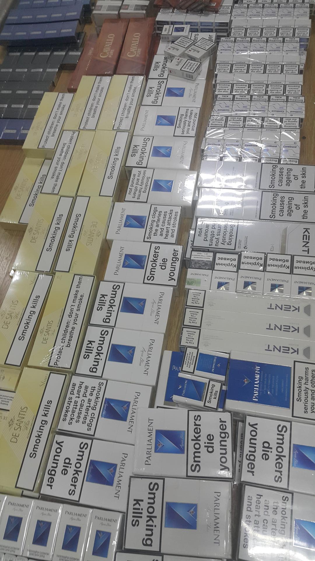 Komitədən ƏMƏLİYYAT  -  Qanunsuz yolla gətirilən siqaretlər aşkarlandı (FOTO)