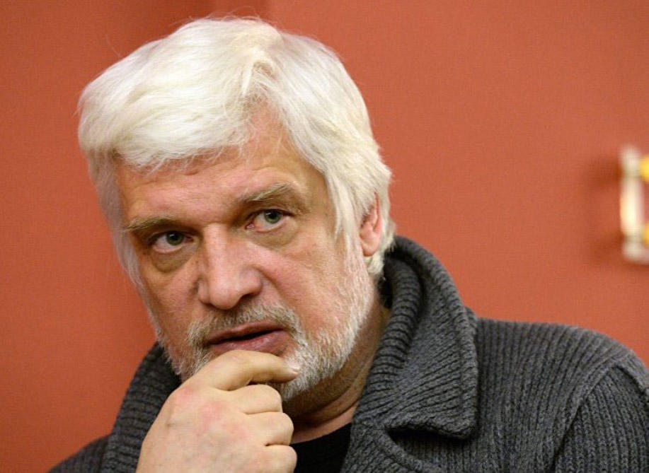 Məşhur rejissor vəfat etdi - FOTO