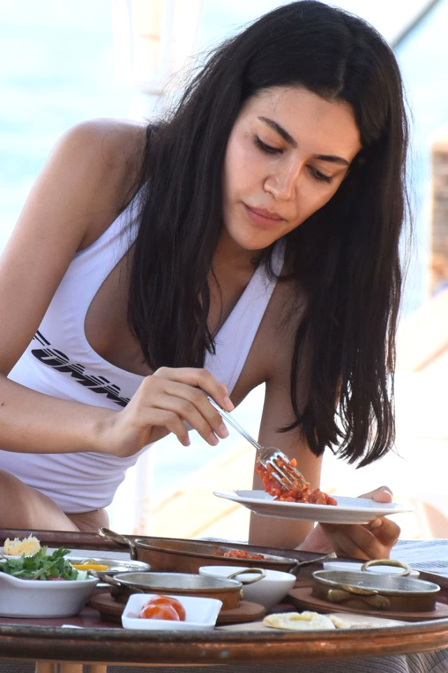 Su soyuq olduğundan tez çıxdı -  FOTOLAR