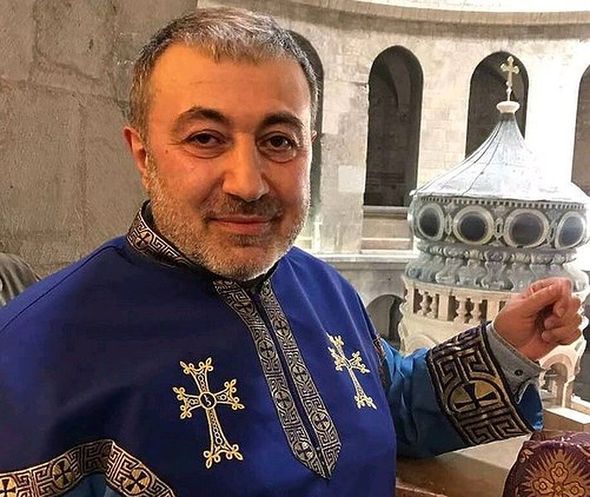 Ekstrasens Zirəddin Rzayev erməninin qətlini araşdırır -  FOTOLAR+VİDEO
