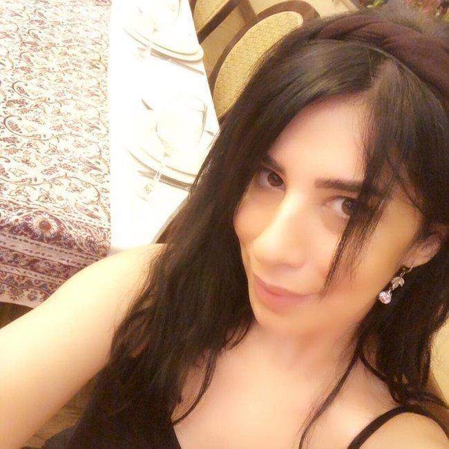 Bu da Yaşar Nurinin qızı Ülkər -  FOTO