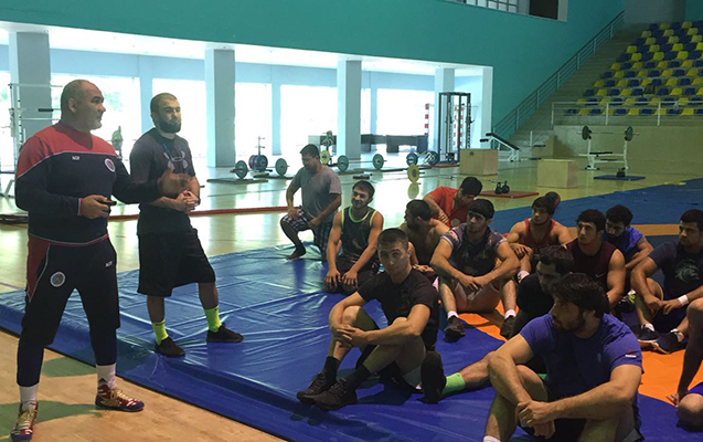 Biz sizinlə fəxr edirik - Güləşçilərimiz qazilərlə görüşdü - VİDEO + FOTO