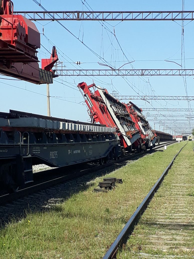 Padar stansiyasında yeni yoldəyişənlər quraşdırılır    - FOTO