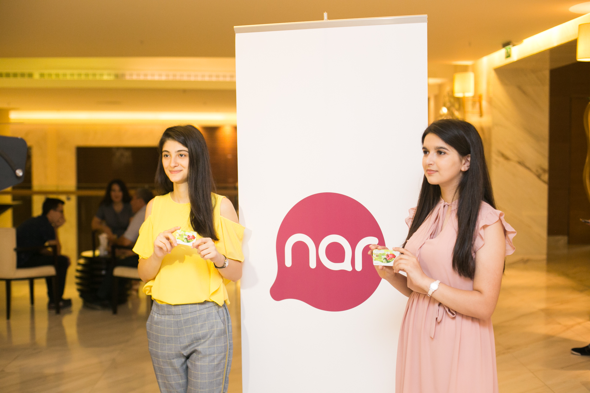 Nar 700 bal toplamış abituriyentləri mükafatlandırdı  - FOTOLAR