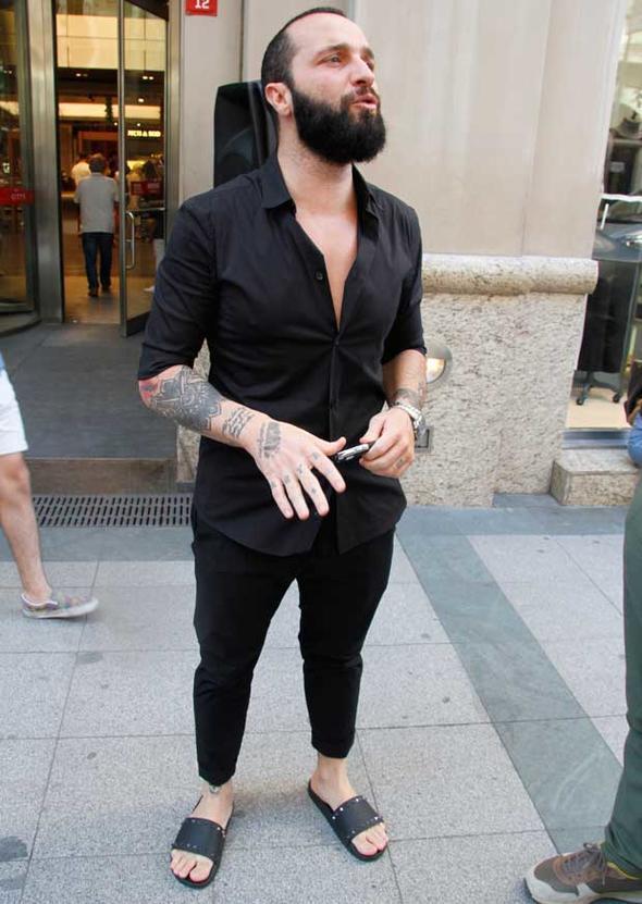 Xanımına 1,5 milyona maşın aldı -  FOTO