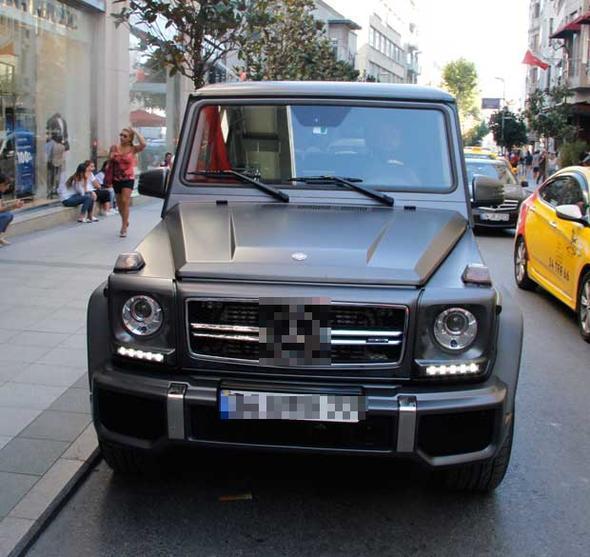 Xanımına 1,5 milyona maşın aldı -  FOTO