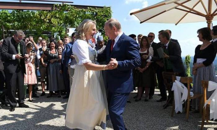 Prezident nazirin  toyunda  - FOTO