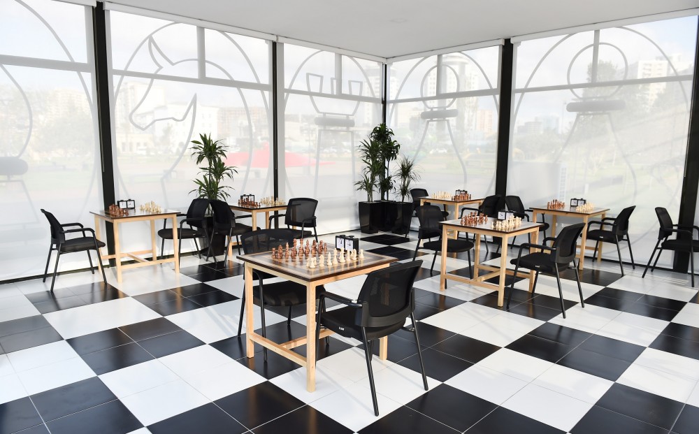 İlham Əliyev və xanımı park kompleksində    - FOTOLAR (YENİLƏNİB)