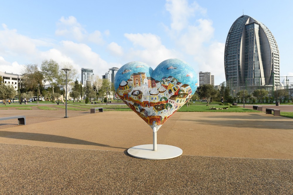 İlham Əliyev və xanımı park kompleksində    - FOTOLAR (YENİLƏNİB)