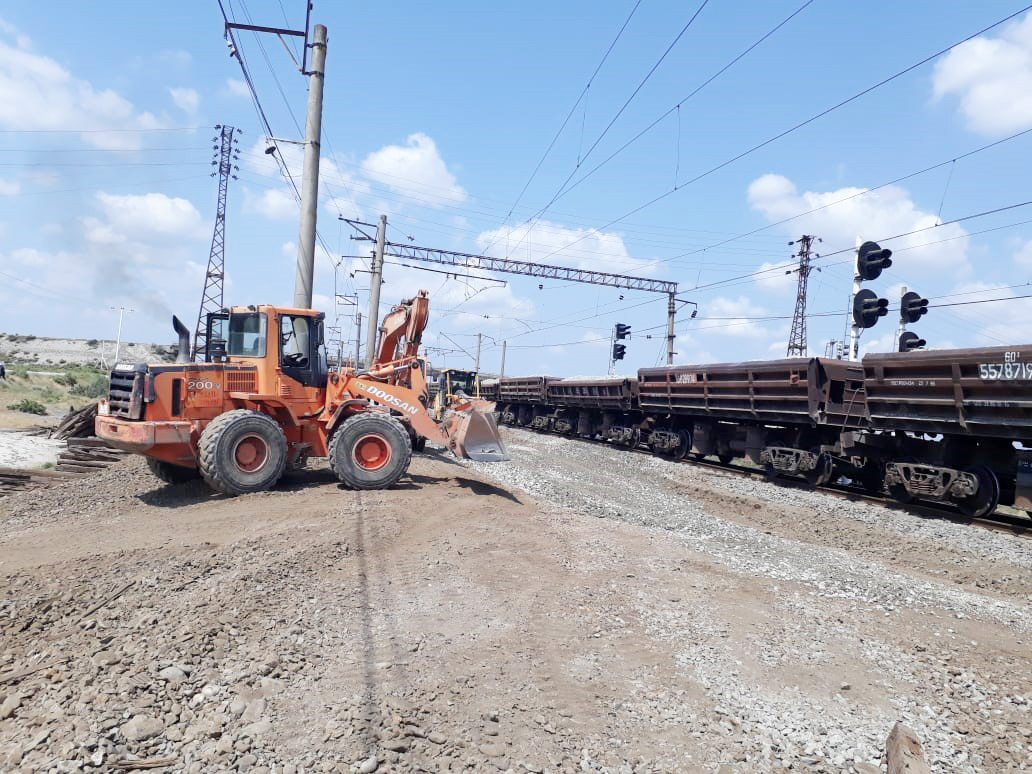 Müsüslü stansiyasında yeni yoldəyişənlər quraşdırılır    - FOTOLAR