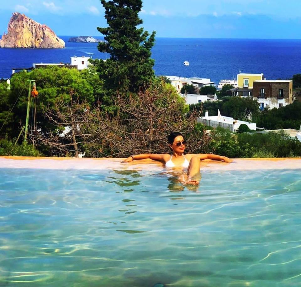 Azərbaycanlı model ad gününü belə keçirir -  FOTOLAR