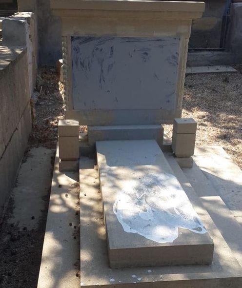 Azərbaycanlı məşhurun atasının məzarına boya çəkdilər -  FOTOLAR