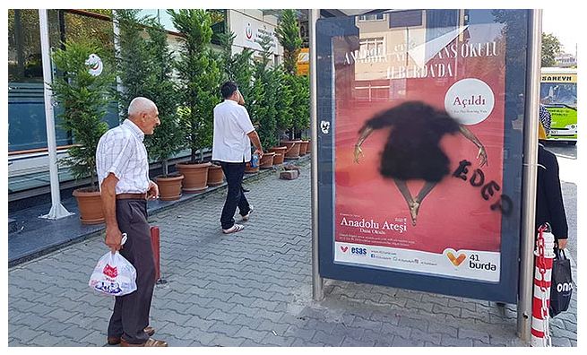 Bulvarda rəqqasın plakatının üzərini qaralayıb ...  - FOTO