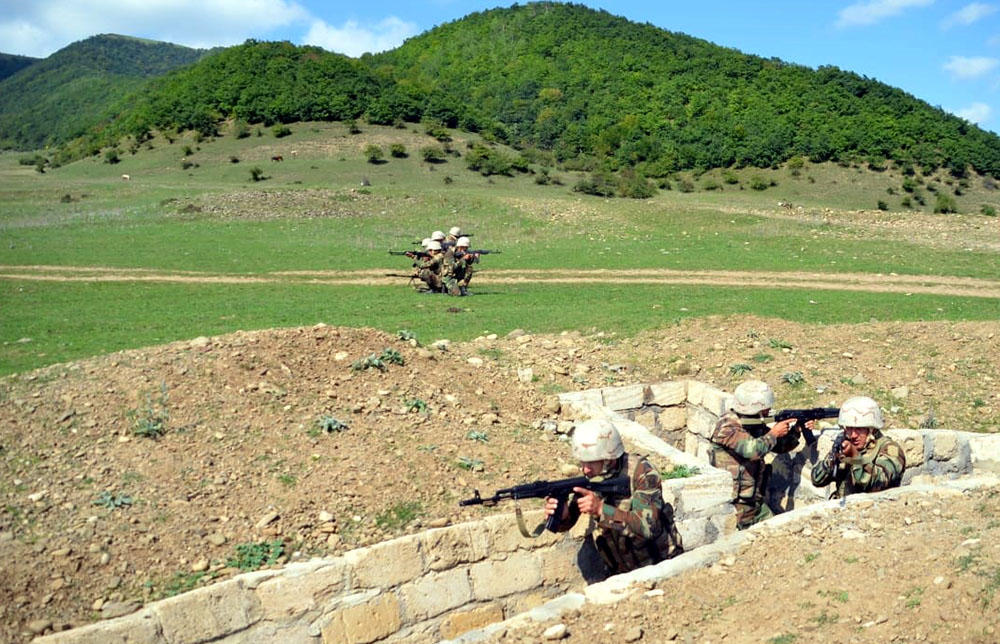 Hərbi hissələrdə çöl çıxışları keçirilir -  Döyüş hazırlığı - FOTO