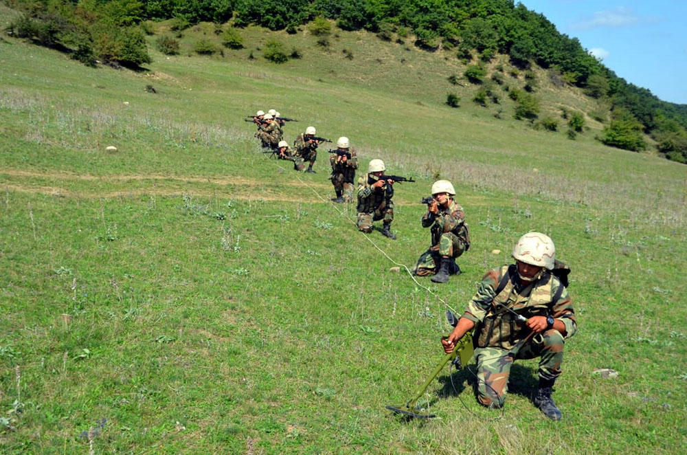 Hərbi hissələrdə çöl çıxışları keçirilir -  Döyüş hazırlığı - FOTO