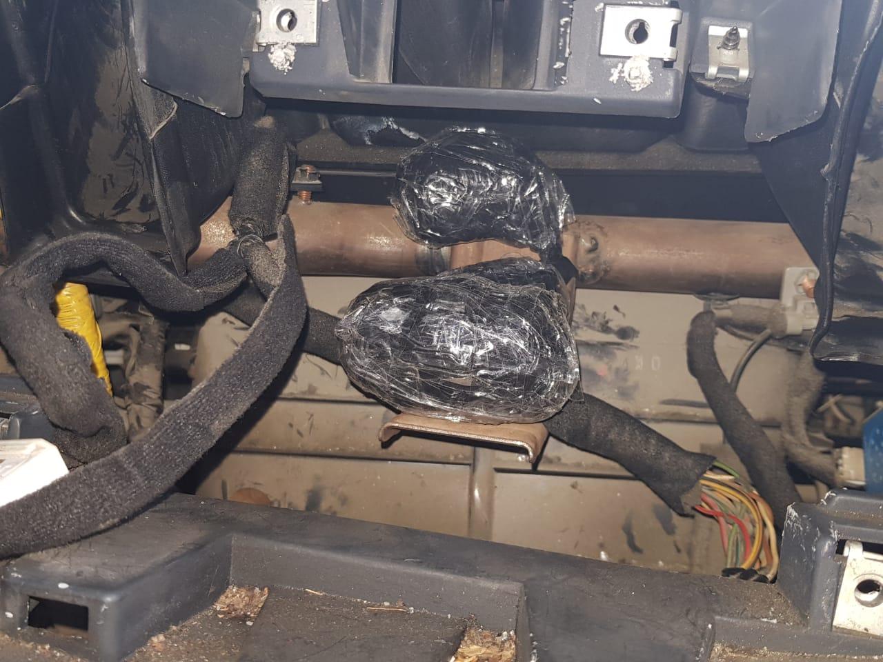 İt maqnitofondan psixotrop maddə tapdı -  FOTOLAR