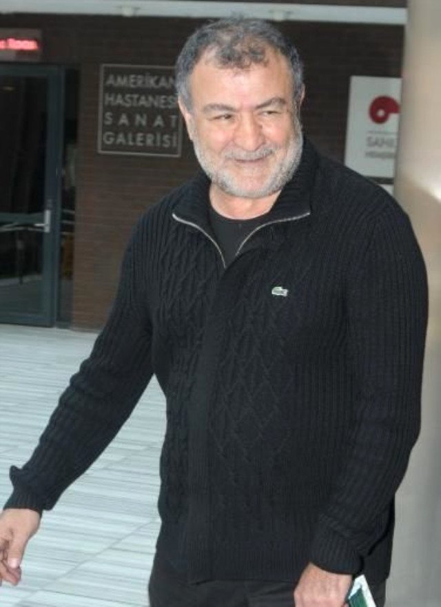 Sağaldığı deyilən məşhur aktyoru qardaşı ilə səhv saldılar - Hələ də komadadır - FOTO 