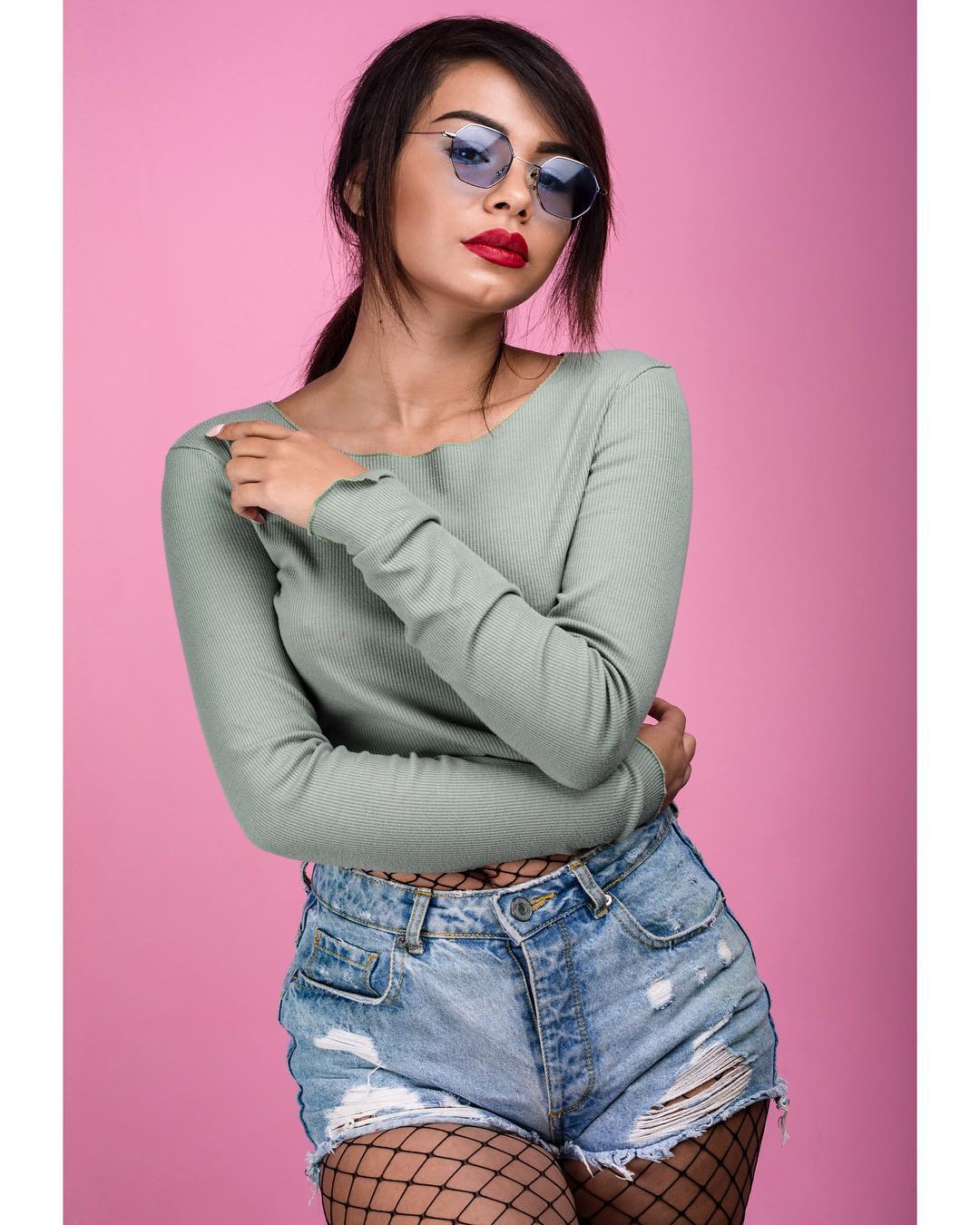 Azərbaycanlı modelin geyimi başına bəla oldu   - FOTOLAR