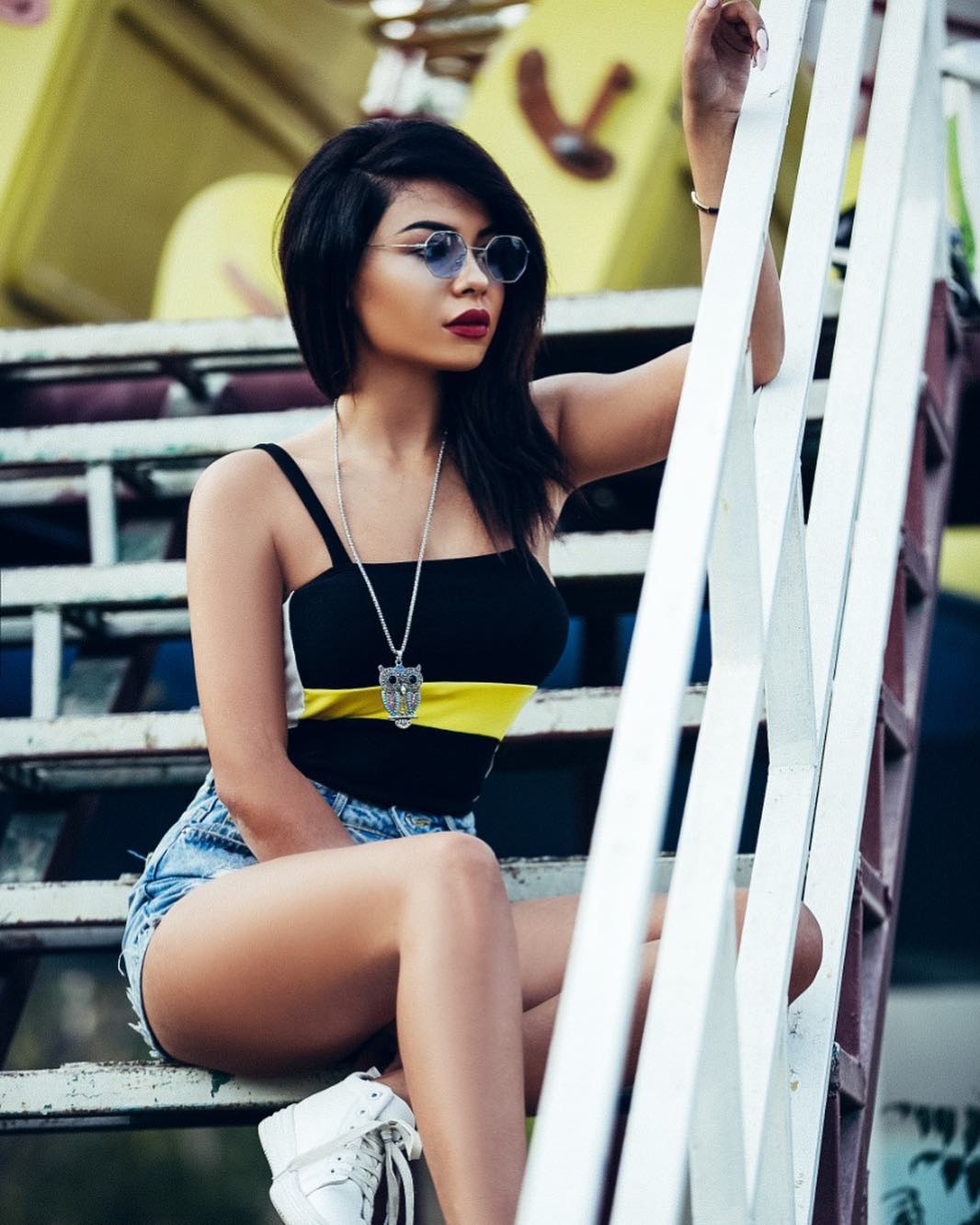 Azərbaycanlı modelin geyimi başına bəla oldu   - FOTOLAR