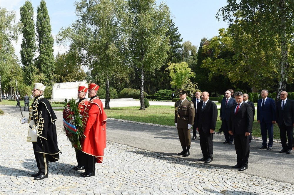  İlham Əliyev Zaqrebdə abidəni ziyarət etdi   - FOTOLAR