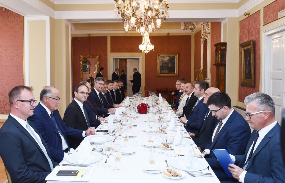 Prezident baş nazirlə naharda -  FOTOLAR