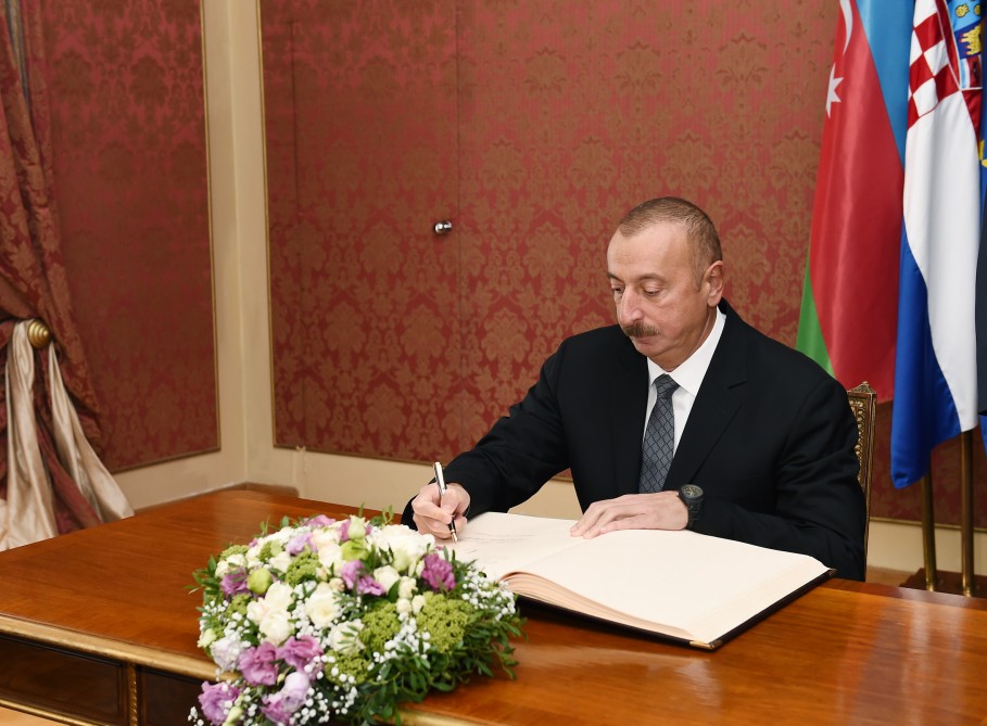 Prezident baş nazirlə naharda -  FOTOLAR