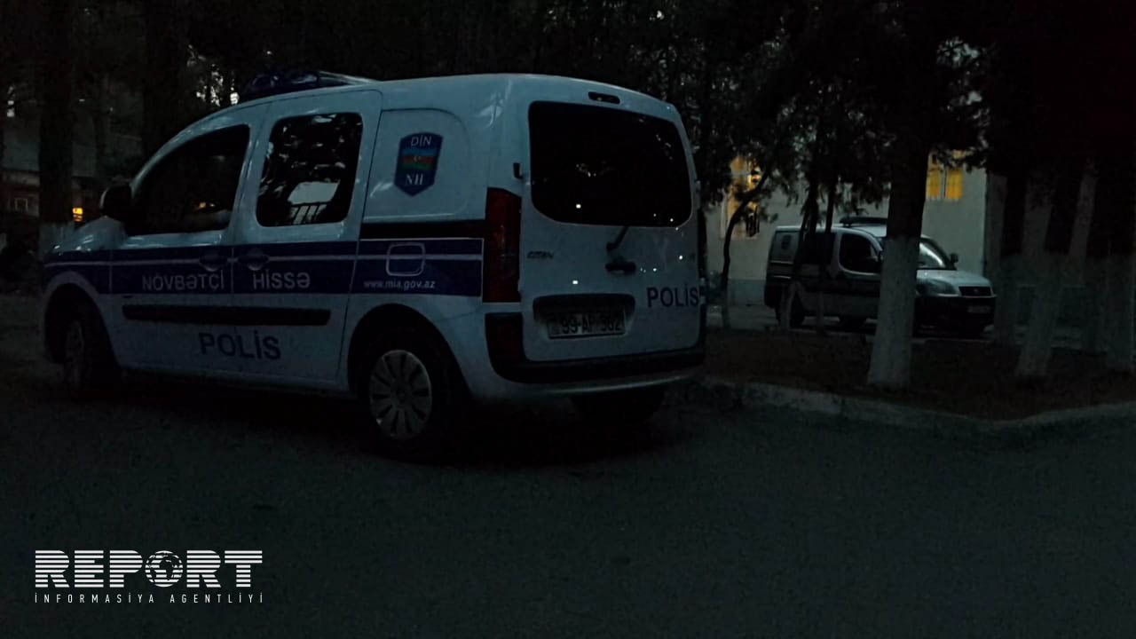 Azərbaycanda ata ölən oğlunu xəstəxananın həyətində basdırdı -  FOTOLAR