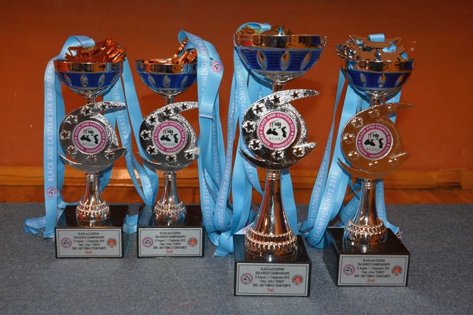 Karateçilərimiz Türiyədəki yarışda 34 medal qazandı   - FOTO