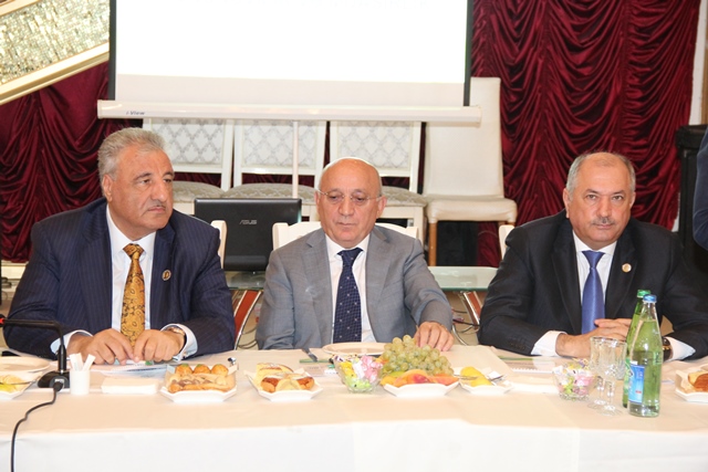 Kənar atributlar məscidlərə gətirilməməlidir    - Mübariz Qurbanlı (FOTOLAR)