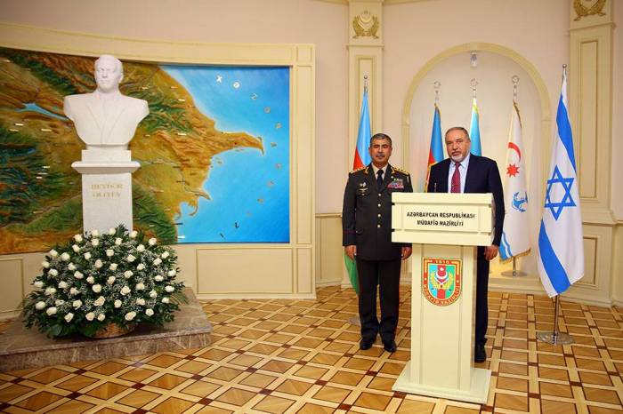 Zakir Həsənov İsrailin müdafiə naziri ilə görüşüb -  FOTOLAR