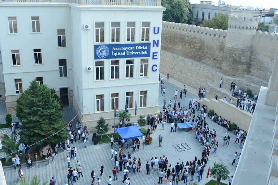 UNEC-də zəngin proqramlı Oriyentasiya Günü keçirildi  - FOTOLAR