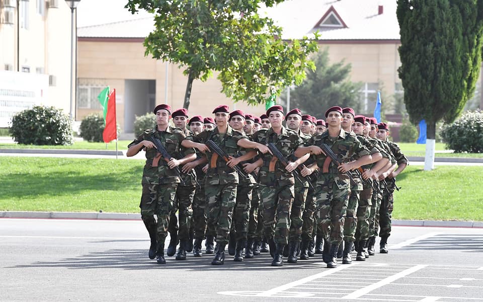 Heydər Əliyev hərbi xidmətdə: bu gün and içdi    FOTOLAR