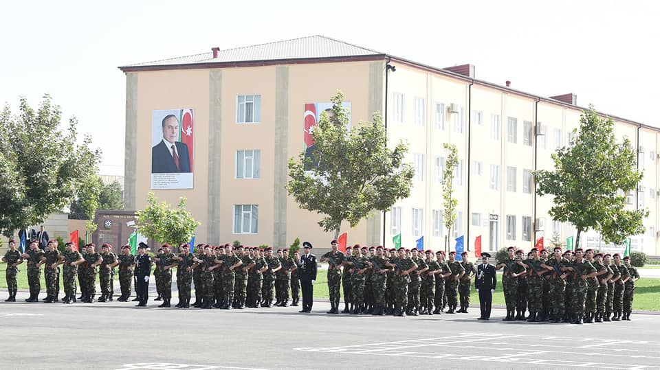 Heydər Əliyev hərbi xidmətdə: bu gün and içdi    FOTOLAR