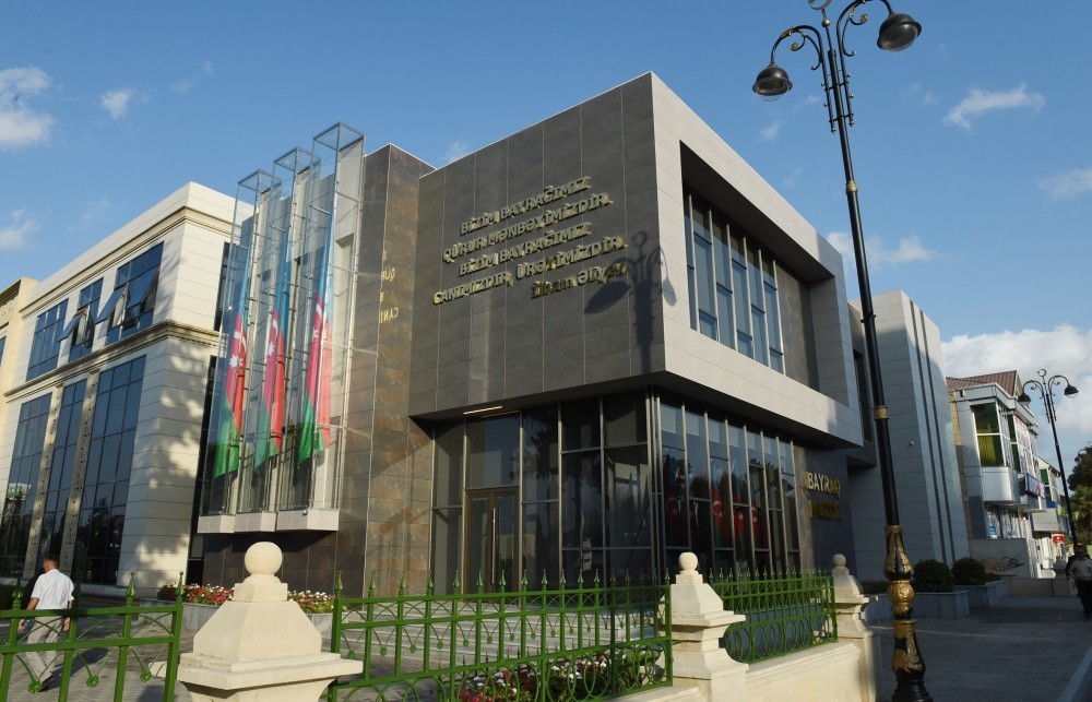 İlham Əliyev Biləsuvarda     - Gənclər Evinin açılışı oldu  (FOTO-YENİ3)