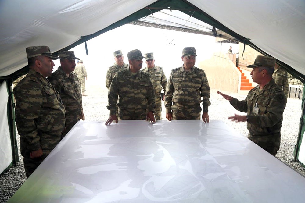 Müdafiə naziri hərbi hissədə yoxlama apardı   - FOTO